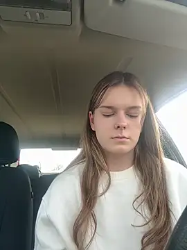 LisaFreierxx online show from March 11, 1:17 pm