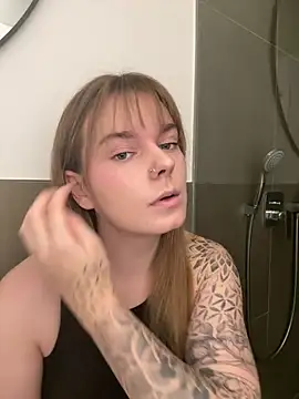 LisaFreierxx online show from July 8, 10:42 am