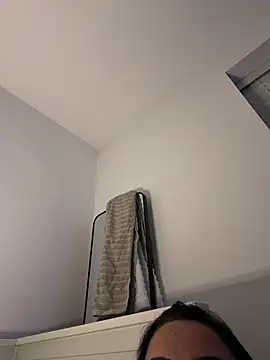 Snapshot of Bethrae25 chatting on March 6, 1:24 am Bethrae25 online show from March 6, 1:24 am