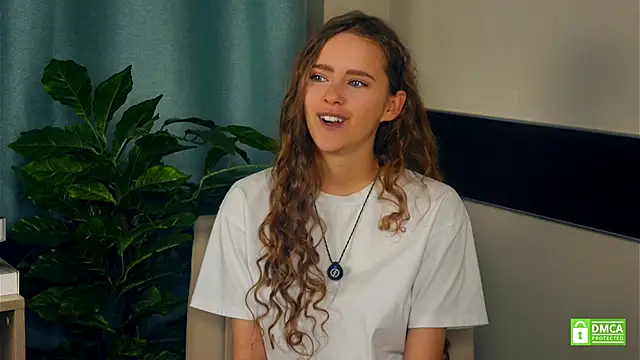 Snapshot of ErynTing chatting on November 4, 9:19 am ErynTing online show from November 4, 9:19 am