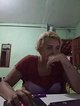 Snapshot of BIADELICIA1 chatting on January 7, 10:45 pm BIADELICIA1 online show from January 7, 10:45 pm