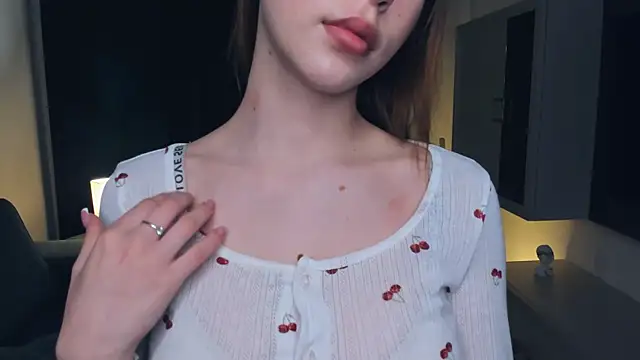 MerlePalaia online show from November 18, 8:13 pm