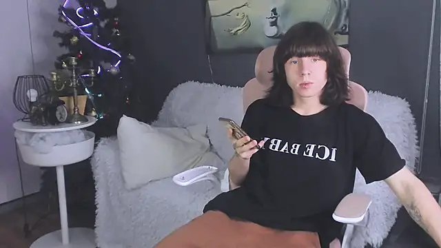 Snapshot of CutieKai_ chatting on January 10, 4:03 am CutieKai online show from January 10, 4:03 am