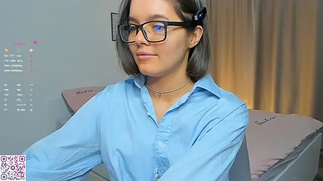 Snapshot of Xo_Laura chatting on January 18, 3:32 am Xo Laura online show from January 18, 3:32 am
