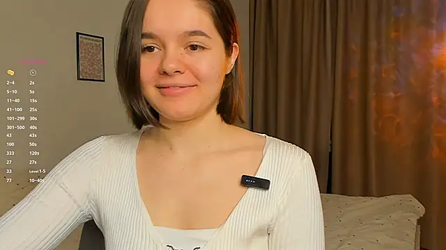 Snapshot of Xo_Laura chatting on February 20, 2:08 am Xo Laura online show from February 20, 2:08 am