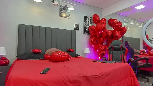 Snapshot of kendra_london chatting on February 12, 11:16 am kendra london online show from February 12, 11:16 am