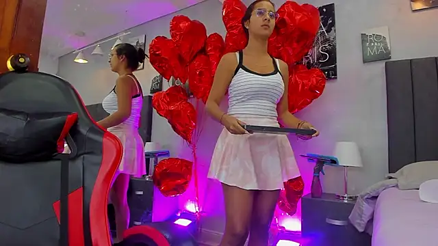 Snapshot of kendra_london chatting on February 22, 11:20 am kendra london online show from February 22, 11:20 am