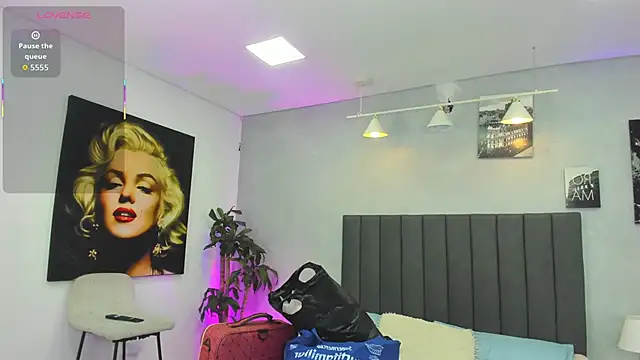 kendra london online show from April 11, 11:14 am