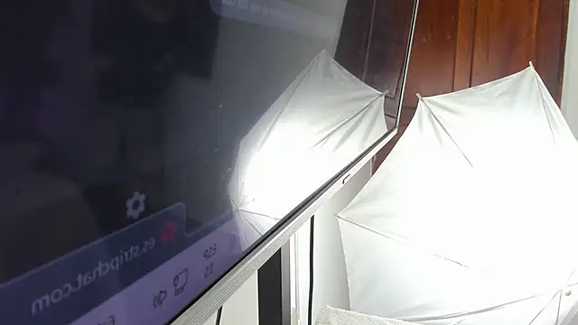 kendra london online show from April 13, 11:05 am