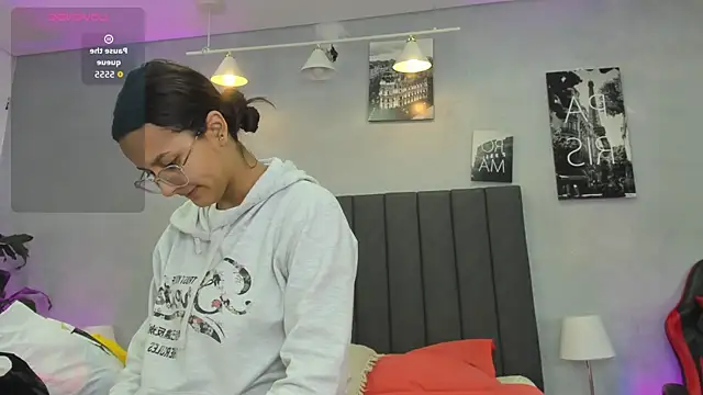 Snapshot of kendra_london chatting on June 18, 11:25 am kendra london online show from June 18, 11:25 am