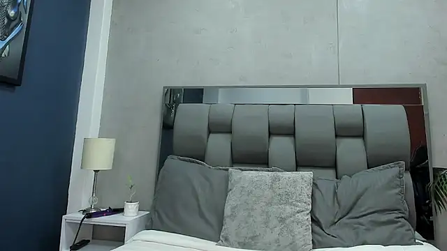 maddy  moon online show from January 11, 5:01 am