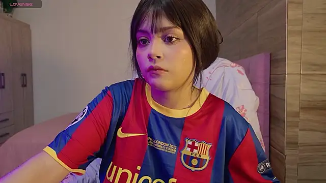 EmillieX online show from January 19, 12:14 am