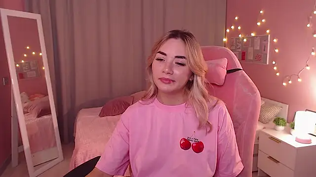 Rosie Mac online show from November 12, 1:06 am