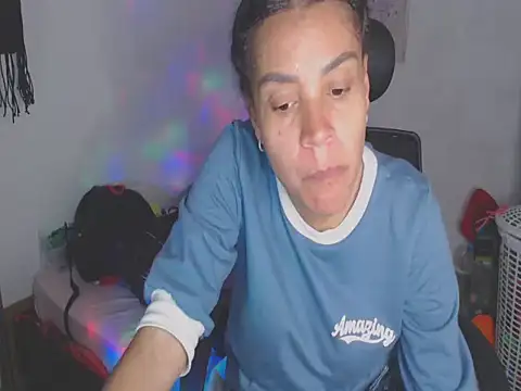 shayna cute online show from June 8, 2:01 am
