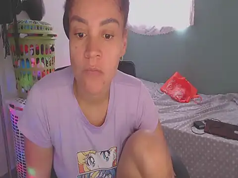 shayna cute online show from June 16, 8:55 pm