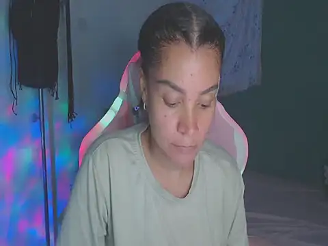 shayna cute online show from July 15, 11:32 pm