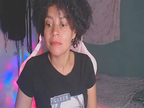 shayna cute online show from August 9, 3:23 am