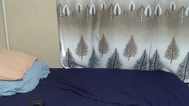 SexyLipss  online show from May 30, 5:15 am