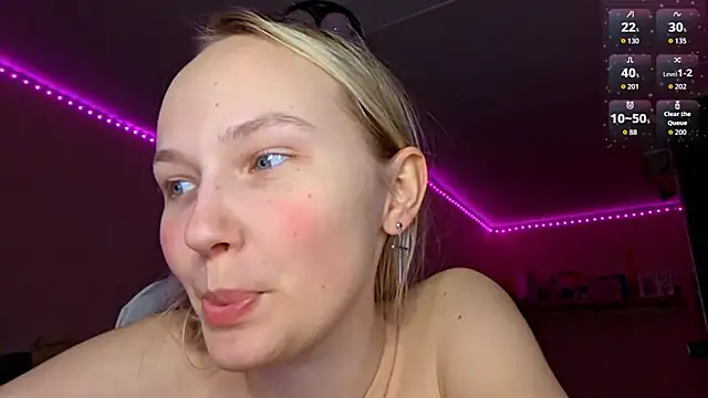 Snapshot of KarinRobertson chatting on February 2, 5:11 pm KarinRobertson online show from February 2, 5:11 pm