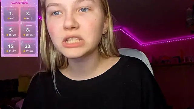 Snapshot of KarinRobertson chatting on February 3, 5:40 pm KarinRobertson online show from February 3, 5:40 pm