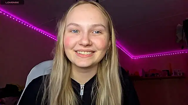 Snapshot of KarinRobertson chatting on February 23, 5:21 pm KarinRobertson online show from February 23, 5:21 pm