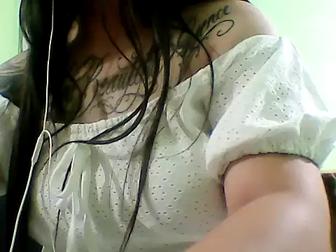 Snapshot of Feer6686 chatting on November 3, 2:46 am Feer6686 online show from November 3, 2:46 am