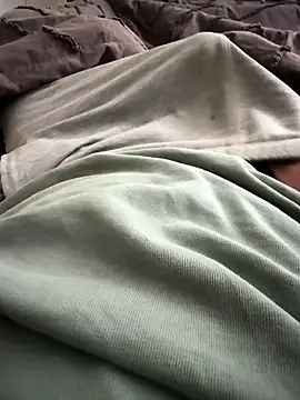 Snapshot of adamblunt59 chatting on January 9, 1:19 am adamblunt59 online show from January 9, 1:19 am