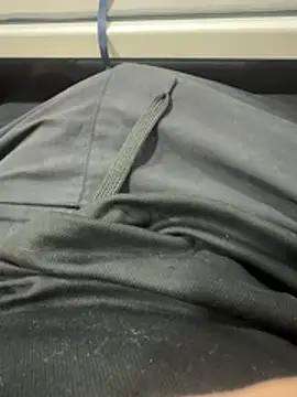 Snapshot of adamblunt59 chatting on February 25, 11:03 pm adamblunt59 online show from February 25, 11:03 pm