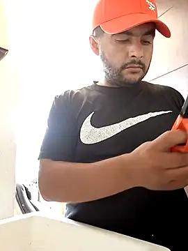 Snapshot of Yerackhip chatting on November 14, 9:35 pm Yerackhip online show from November 14, 9:35 pm