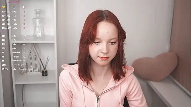 Snapshot of MaisieStarlight chatting on February 18, 5:09 pm MaisieStarlight online show from February 18, 5:09 pm