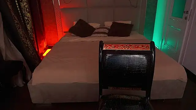 Snapshot of AmiraGoldd chatting on May 20, 10:05 pm AmiraGoldd online show from May 20, 10:05 pm