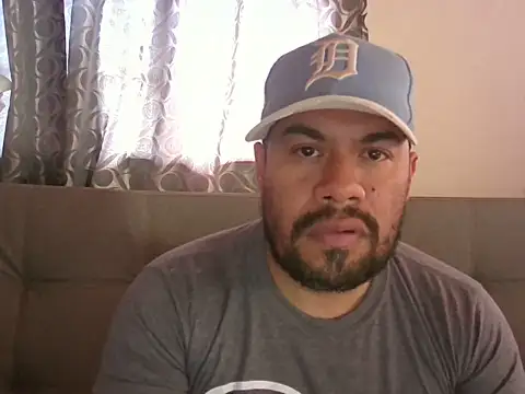 Snapshot of Ramses_36 chatting on June 27, 4:01 pm Ramses 36 online show from June 27, 4:01 pm