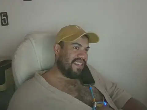 Snapshot of Ramses_36 chatting on July 7, 10:25 pm Ramses 36 online show from July 7, 10:25 pm