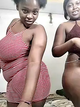 SweetSavage18 online show from December 3, 8:18 pm