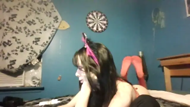 kittenkisses3 online show from November 8, 6:24 am