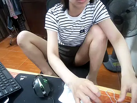 Snapshot of ---Lusi03--- chatting on May 1, 12:26 am ---Lusi03--- online show from May 1, 12:26 am