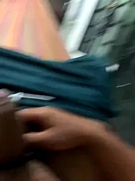 Snapshot of tuntuntiburon chatting on November 4, 2:54 am tuntuntiburon online show from November 4, 2:54 am