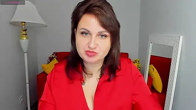 Snapshot of Helen_Rossi chatting on November 17, 6:41 am Helen Rossi online show from November 17, 6:41 am