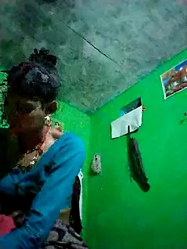 Snapshot of Jooli_cuty chatting on June 3, 4:23 pm Jooli cuty online show from June 3, 4:23 pm
