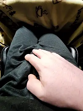 Snapshot of yuyuyu23565 chatting on November 9, 12:36 pm yuyuyu23565 online show from November 9, 12:36 pm