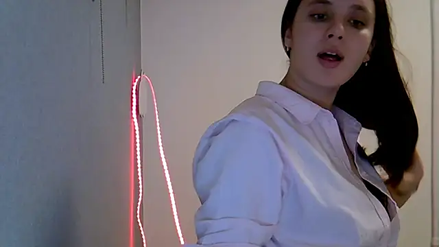 KiraHoney online show from January 7, 9:06 pm