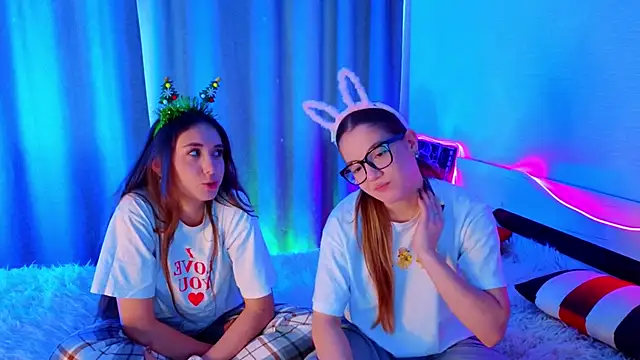 MargaretMorris online show from December 20, 9:49 am