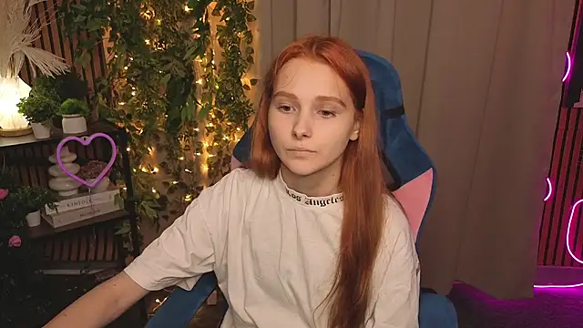 MarthaMack online show from November 21, 1:32 pm