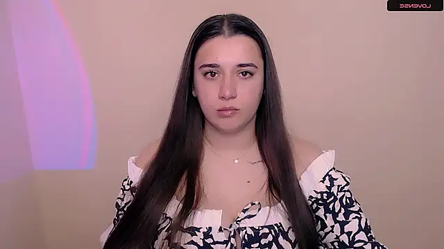 Snapshot of AlinaDoll_ chatting on April 22, 7:33 am AlinaDoll online show from April 22, 7:33 am