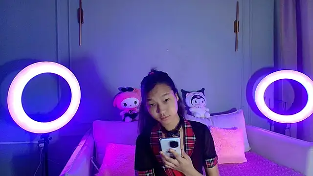 lihnpham online show from December 18, 3:12 am