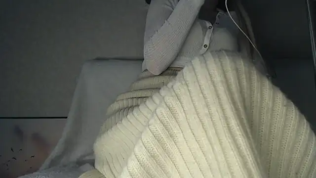 Snapshot of charm__me chatting on February 16, 10:06 pm charm me online show from February 16, 10:06 pm