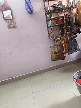 Snapshot of Lailamajnu1996 chatting on February 20, 5:15 am Lailamajnu1996 online show from February 20, 5:15 am