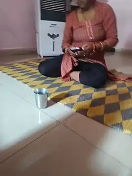 Snapshot of Lailamajnu1996 chatting on February 20, 7:43 am Lailamajnu1996 online show from February 20, 7:43 am