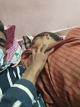 Snapshot of Lailamajnu1996 chatting on March 2, 8:32 am Lailamajnu1996 online show from March 2, 8:32 am