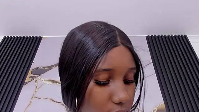 Mia Devereaux167 online show from April 9, 6:35 pm